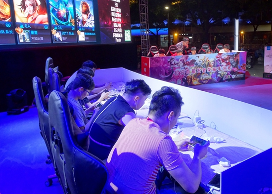 Faker：作为国家队队长夺冠是首要的，上届一天只吃一餐面包