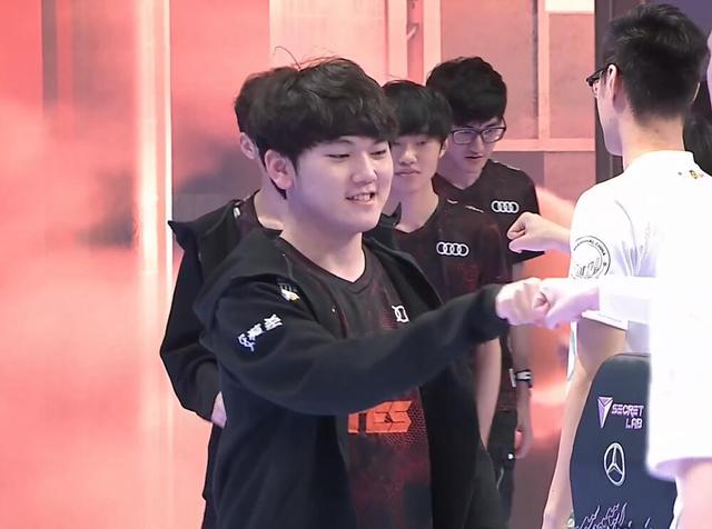 DOTA2：VG官方公告：Yang正式重回DOTA2战队